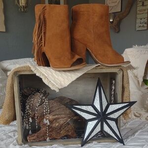 Dolce Vida Fringed Brown Ankle Boots